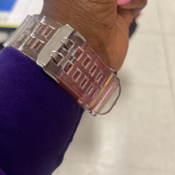 GUCCI SILVER AND GOLD WATCH - Picture 6 of 6